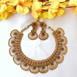 Floral Design Necklace Set